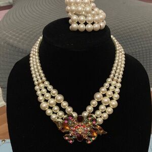 Elegant Pearl Necklace with Multicolor Gemstone Pendant & Bracelet Set